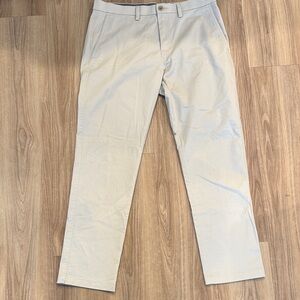 Haggar Men's Light Khaki Chino Pants